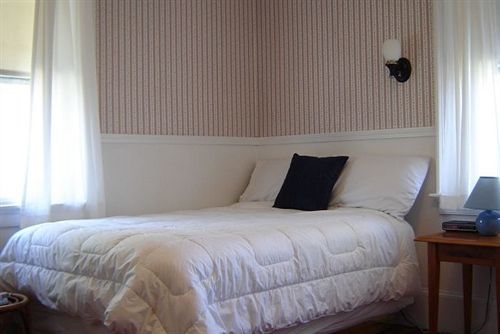 White Horse Inn ピッツフィールド エクステリア 写真