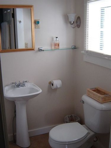 White Horse Inn ピッツフィールド エクステリア 写真